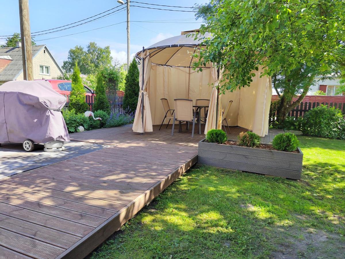 Apartment With Private Garden And Large Balcony Pärnu Eksteriør billede